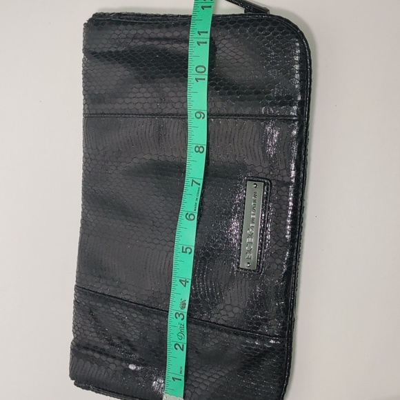 EUC BCBGeneration Black Clutch - Picture 8 of 10